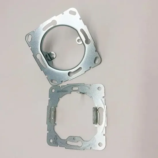 Pemegang Besi Pemanas Soket Kustom Aksesoris Perangkat Keras Lembaran Stainless Steel Bagian Stamping