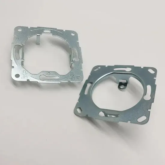 Pemegang Besi Pemanas Soket Kustom Aksesoris Perangkat Keras Lembaran Stainless Steel Bagian Stamping