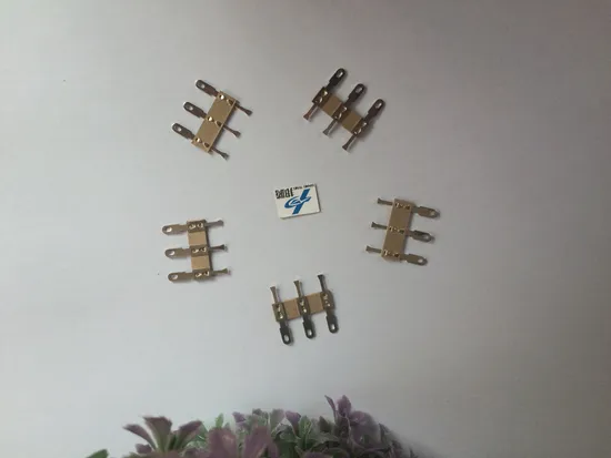 Papan Isolasi dengan 2 Terminal Pin untuk Transformator Terminal Pin Kustom dengan Kertas Isolasi