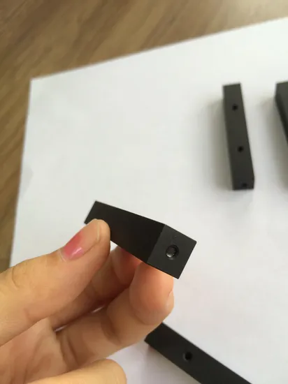 Pengeboran Bagian Aluminium Kustom Lembaran Aluminium Hitam Anodized untuk Paket Baterai Lembaran Nikel Baterai Pita Baja Nikel Plating